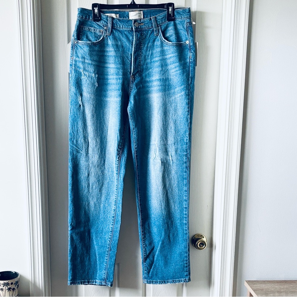 Universal Thread Women’s Straight Blue Jeans